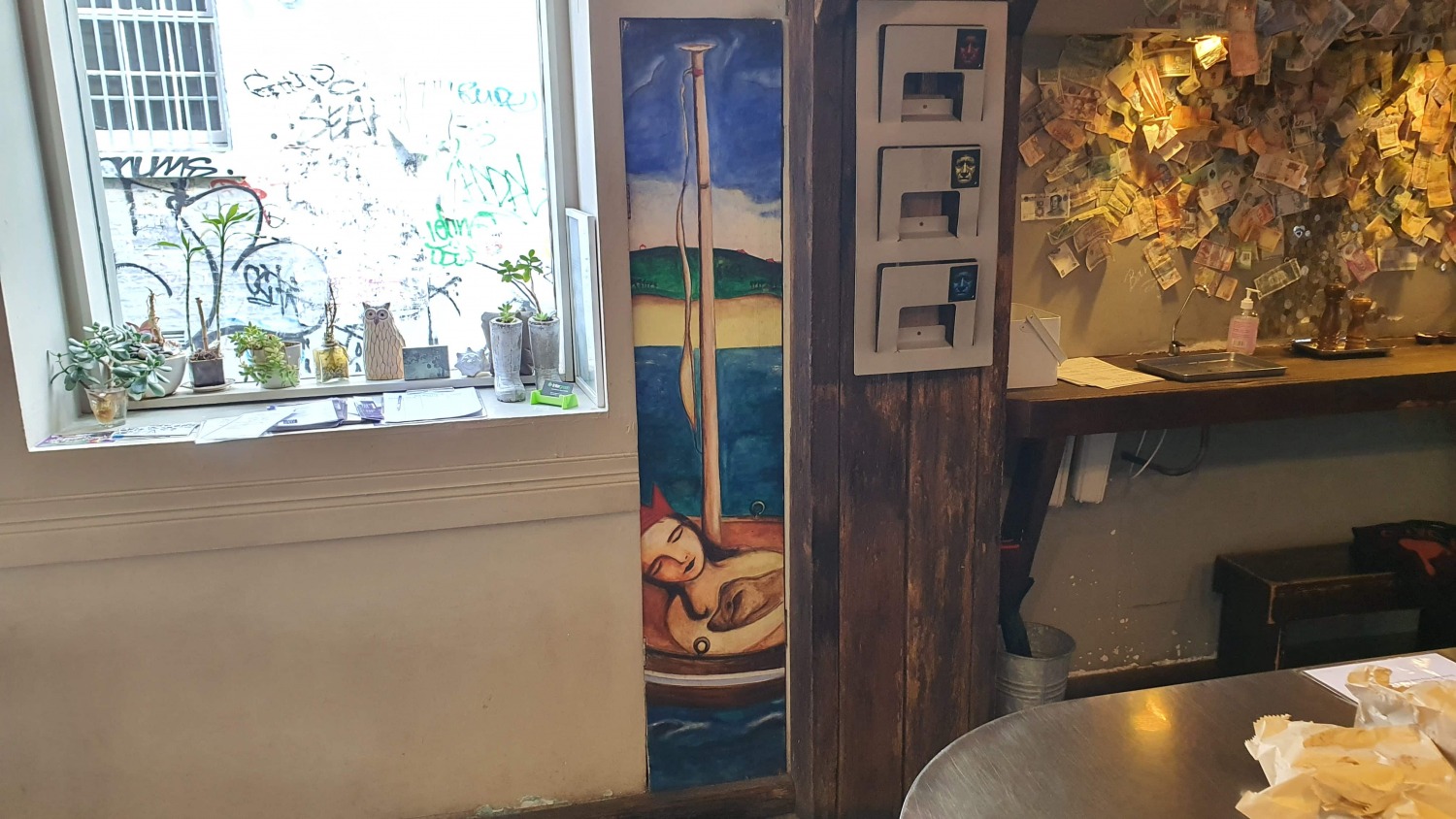 Barmuda Newtown Cafes Bars Sydney Art Out Live (7)